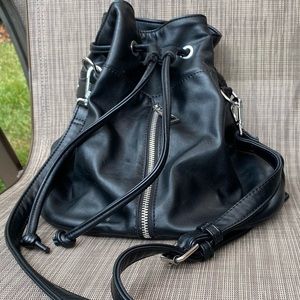 Bucket bag